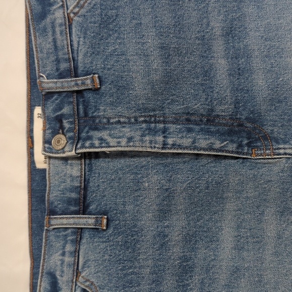 Abercrombie & Fitch Curved Hem Denim Mini Skirt, Color Med Wash Size 32 - Picture 7 of 14